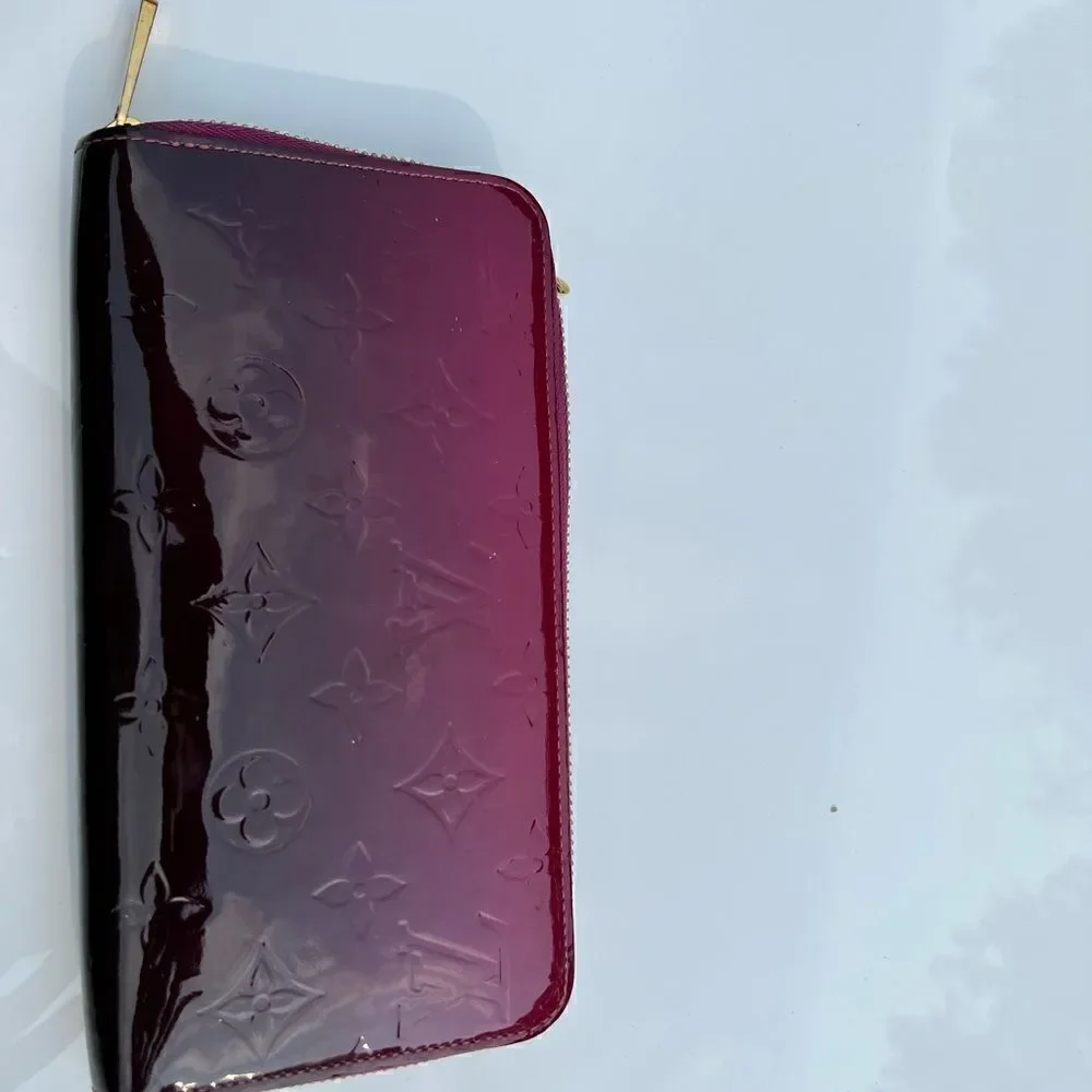 Authentic Louis Vuitton Ombré Zippy Wallet